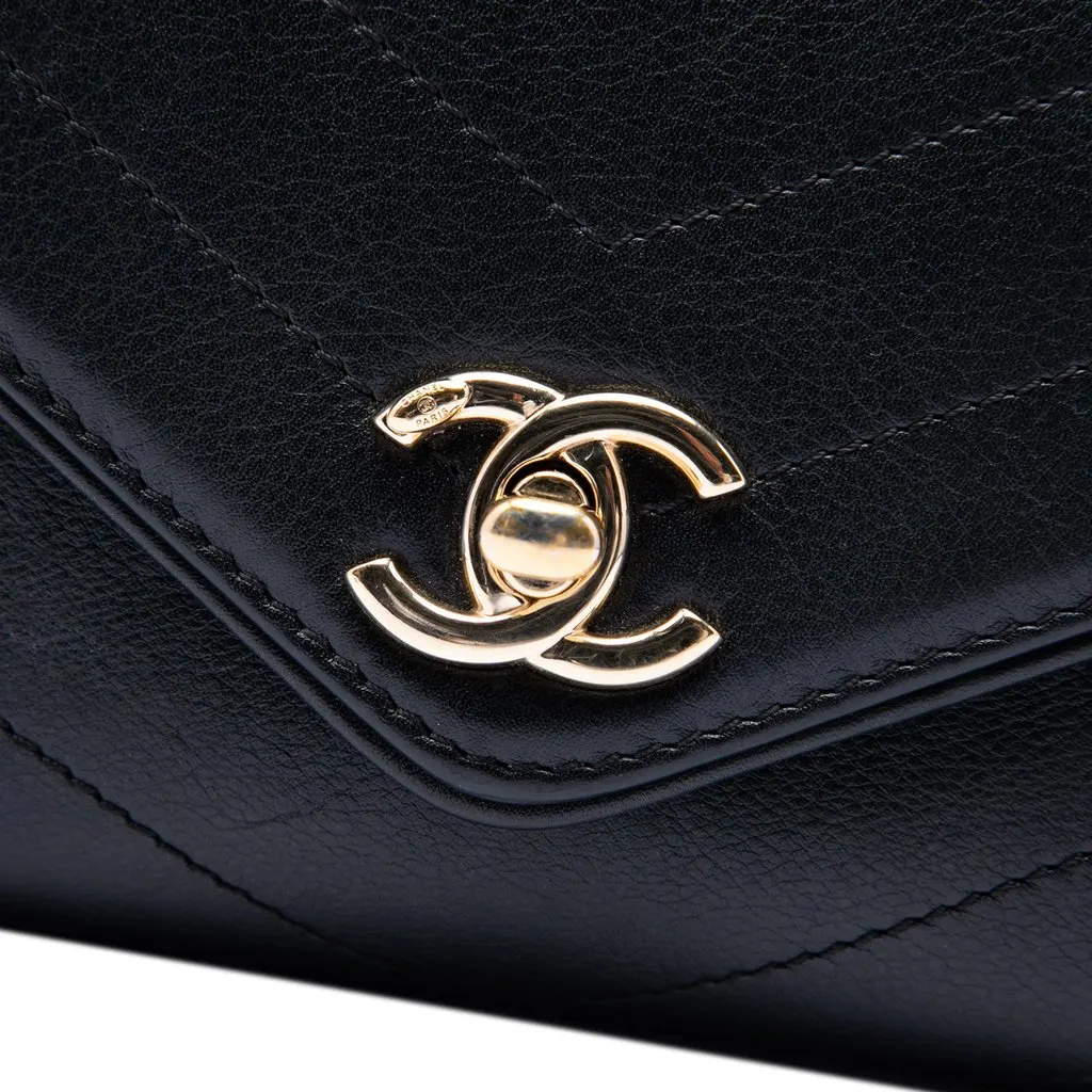 Chanel Chevron Calfskin Stitched Coco Belt Bag Black Leather Very good - Box View