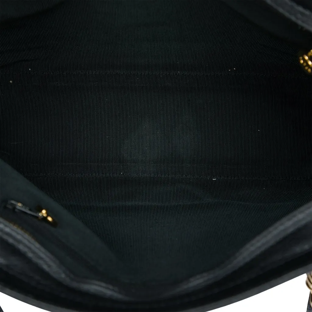 Chanel Triple CC Caviar Tote Black Leather Very good - Model View
