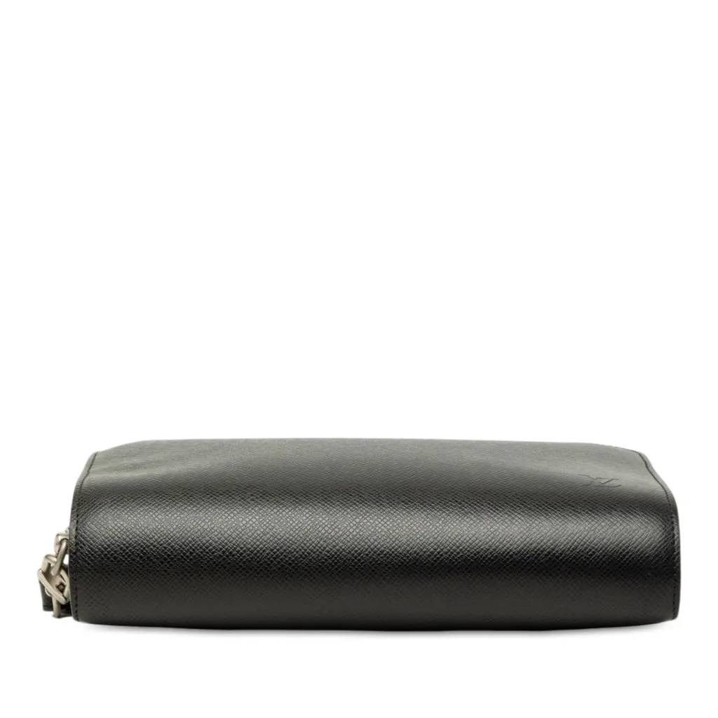 Louis Vuitton Taiga Pochette Baikal Black Leather Very good - Inside View