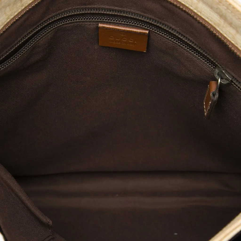 Gucci GG Supreme Web Logo Crossbody White Very good - Model View