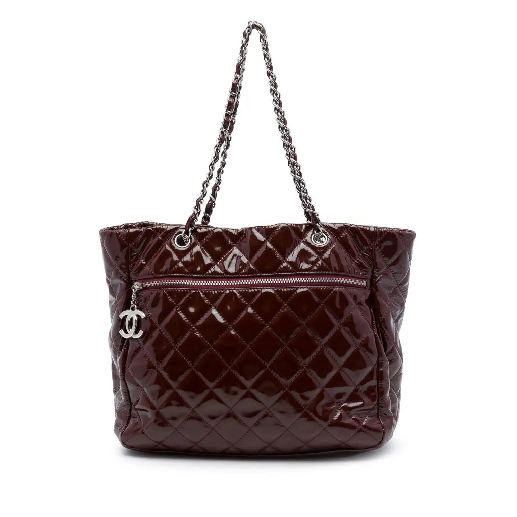 Chanel Quilted Patent Chic and Glitter Ligne Tote Red Leather Very good - Front View