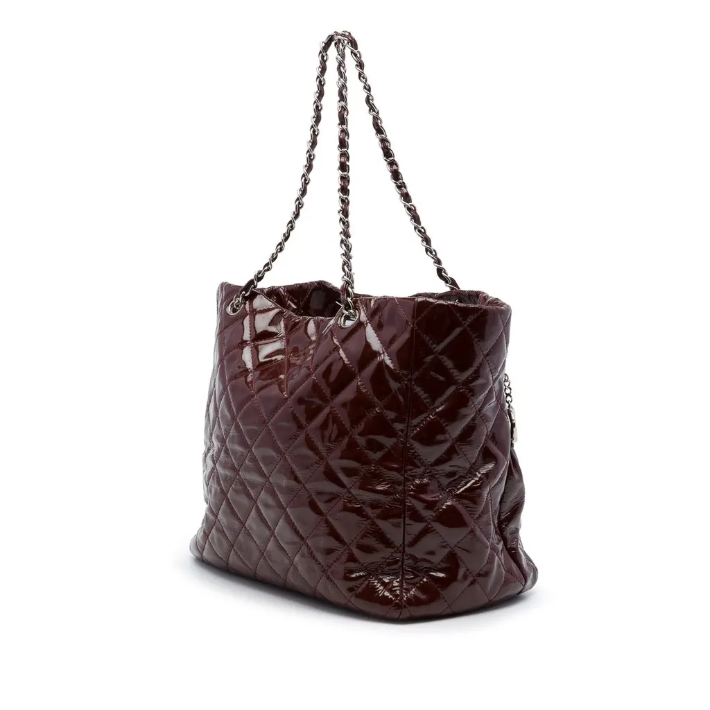 Chanel Quilted Patent Chic and Glitter Ligne Tote Red Leather Very good - Back View