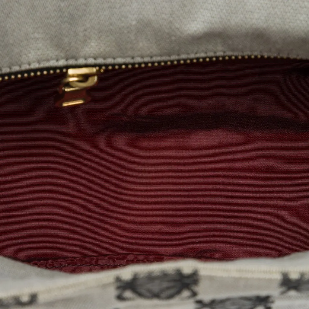Loewe Anagram Canvas Shoulder Bag Grey Canvas Very good - Model View