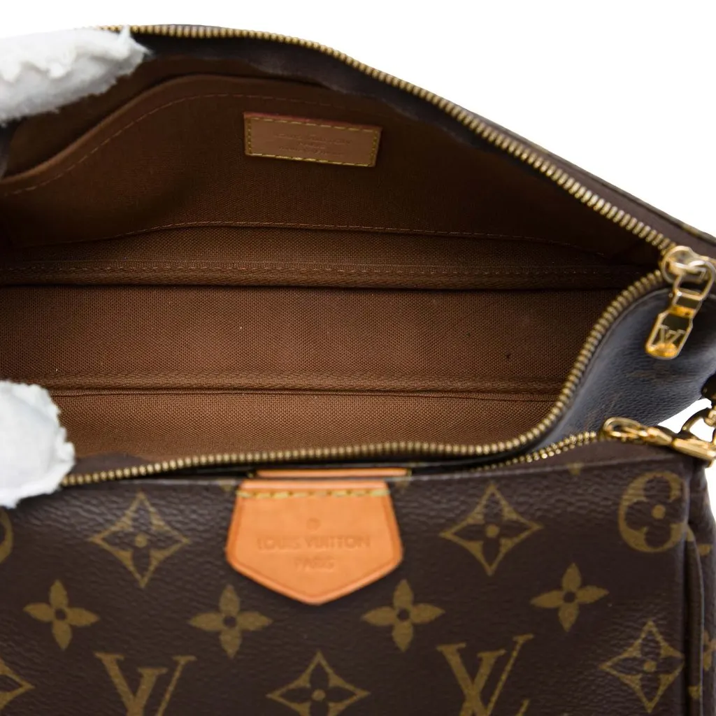 Louis Vuitton Monogram Multi Pochette Accessoires Brown Very good - Model View