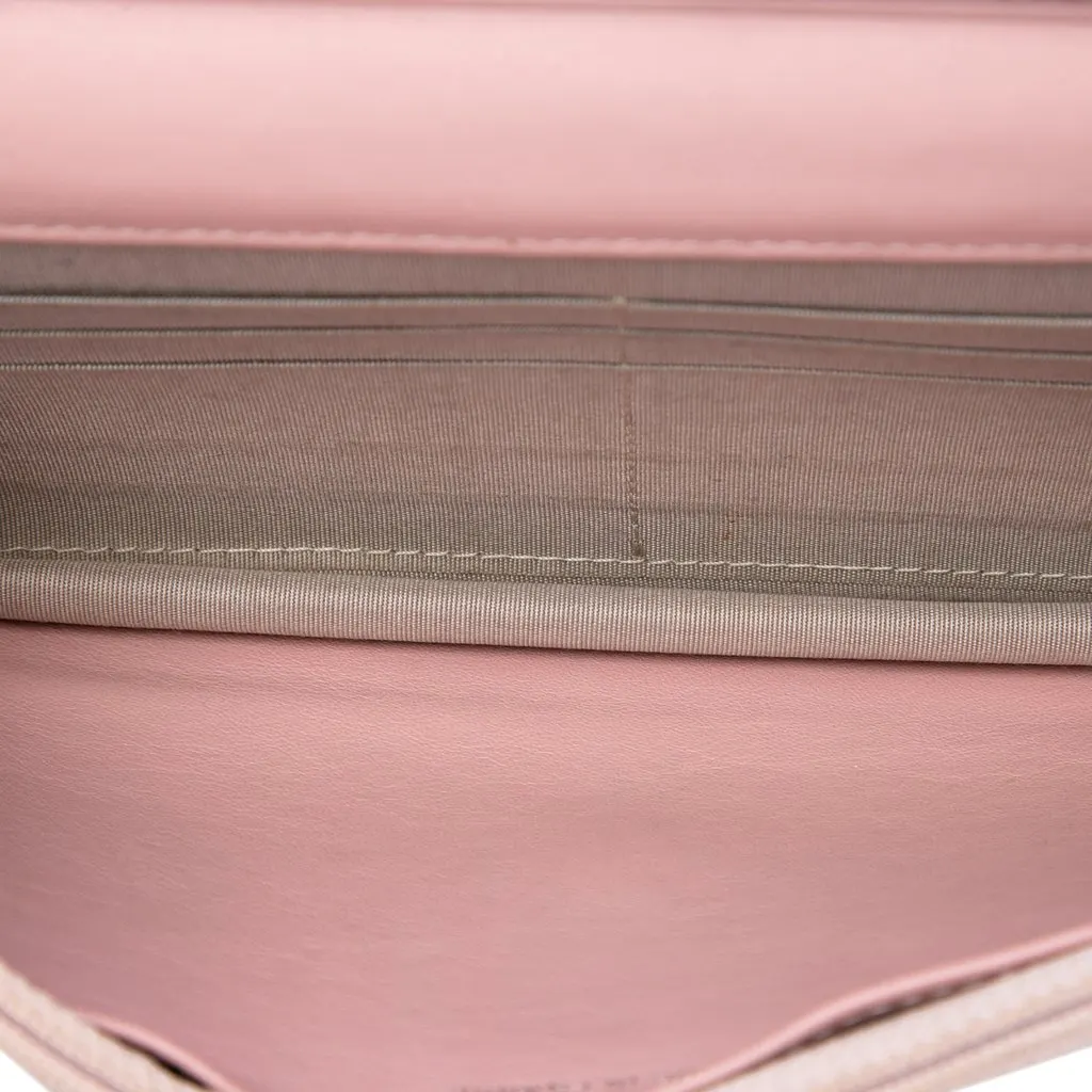 Chanel CC Caviar Wallet On Chain Pink Leather Very good - Model View