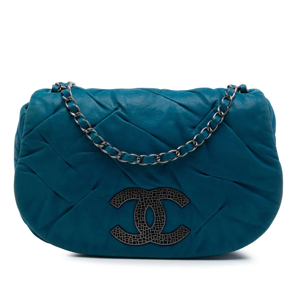 Chanel Iridescent Calfskin East Glint Flap Blue Leather Very good - Front View