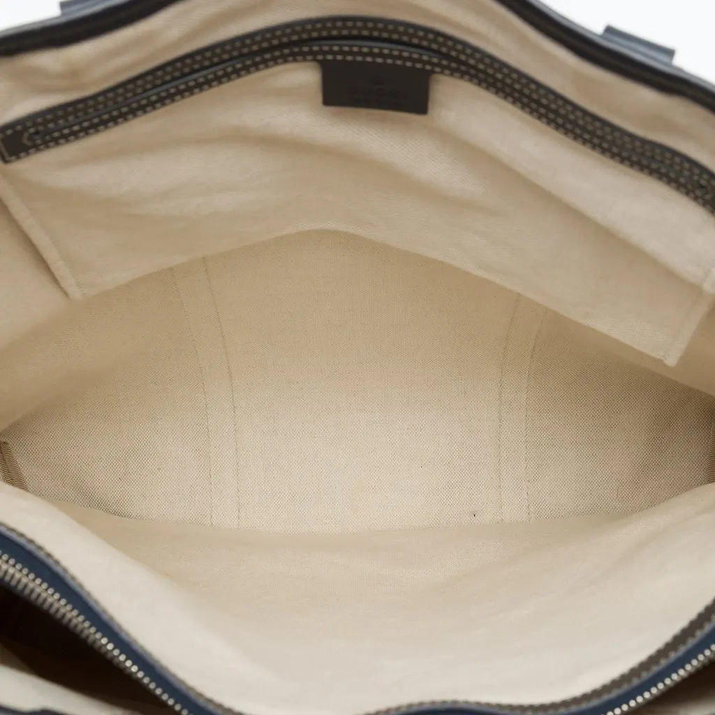 Gucci GG Supreme Joy Vertical Tote Beige Very good - Model View