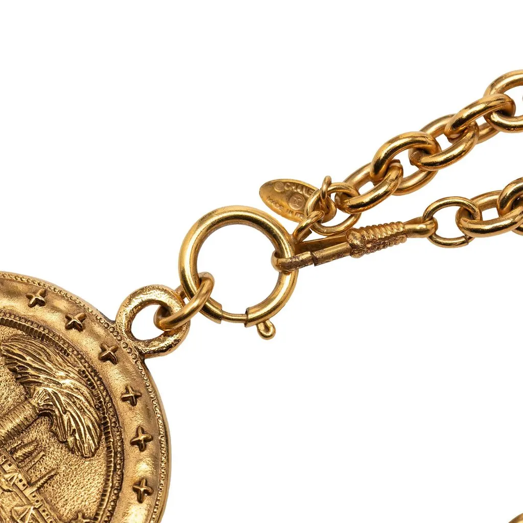 Chanel CC Gold Plated Crest Medallion Pendant Necklace Gold Metal Very good - Box View