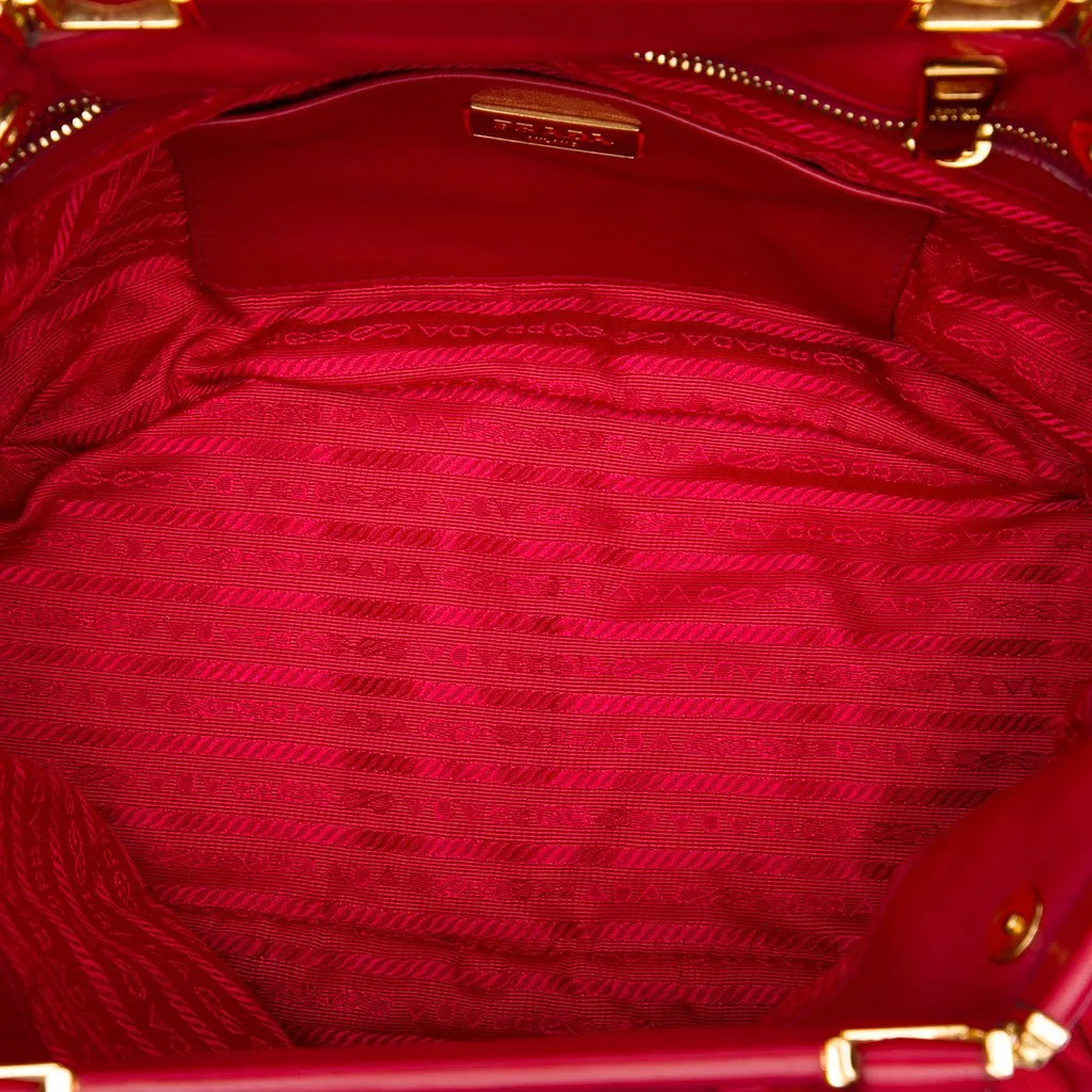 Prada Tessuto Gaufre Frame Satchel Red Very good - Model View