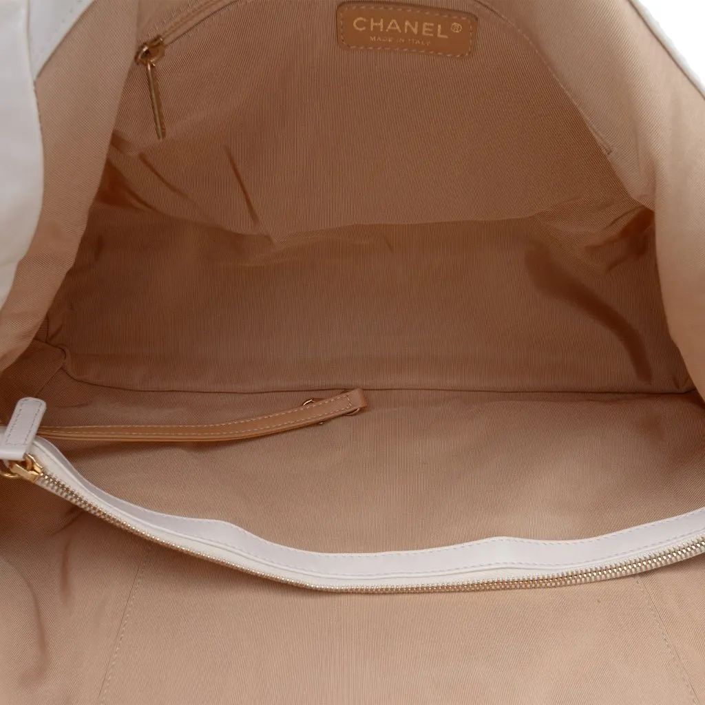 Chanel Quilted Calfskin Ca D'Oro Tote White Leather Very good - Model View