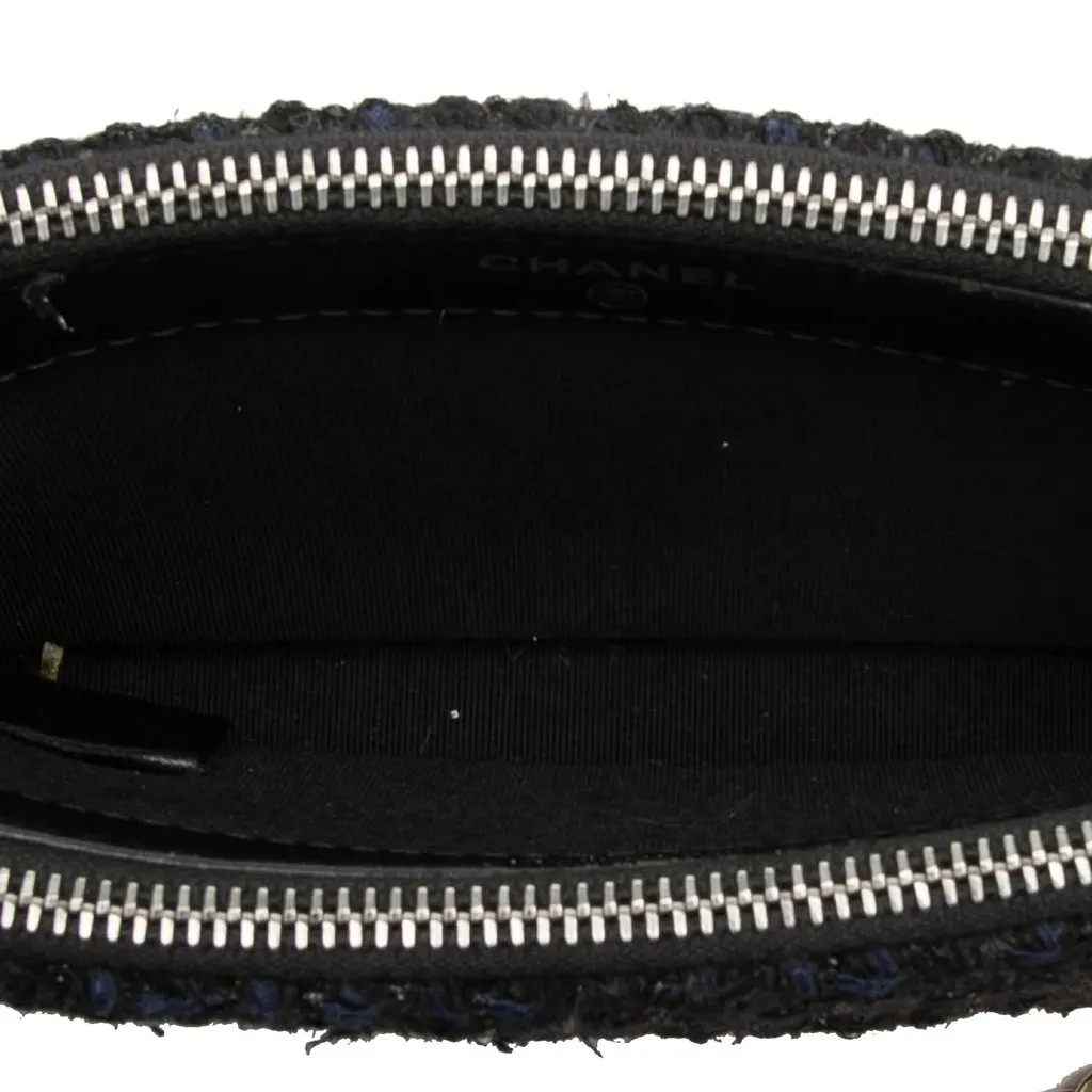 Chanel Tweed Gabrielle Double Zip Clutch with Chain Black Tweed Very good - Model View
