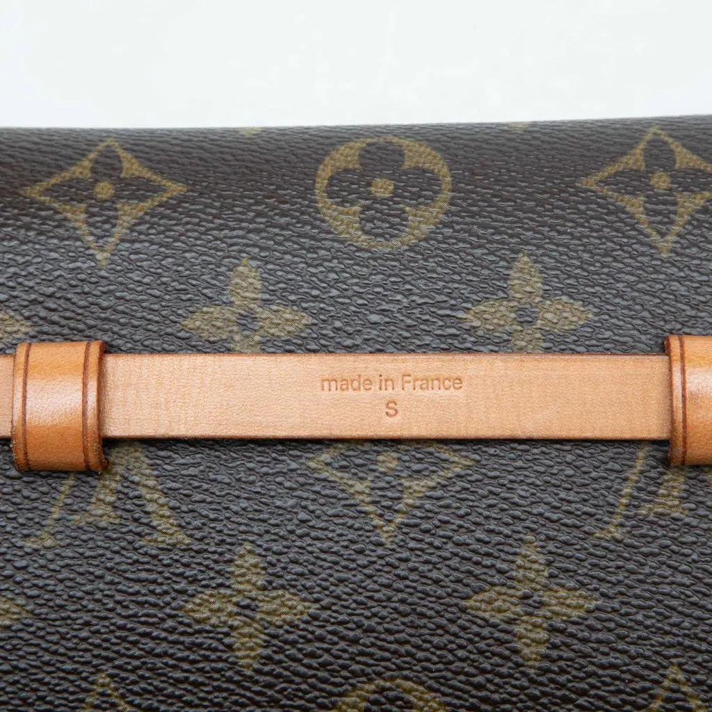 Louis Vuitton Monogram Pochette Florentine Brown Very good - Model View