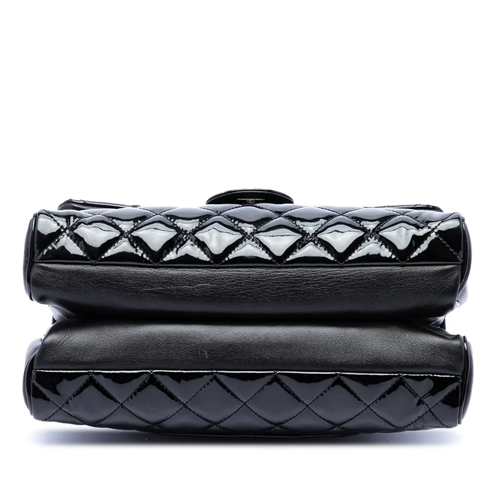 Chanel Large CC Quilted Patent Double Compartment Flap Black Leather Very good - Inside View