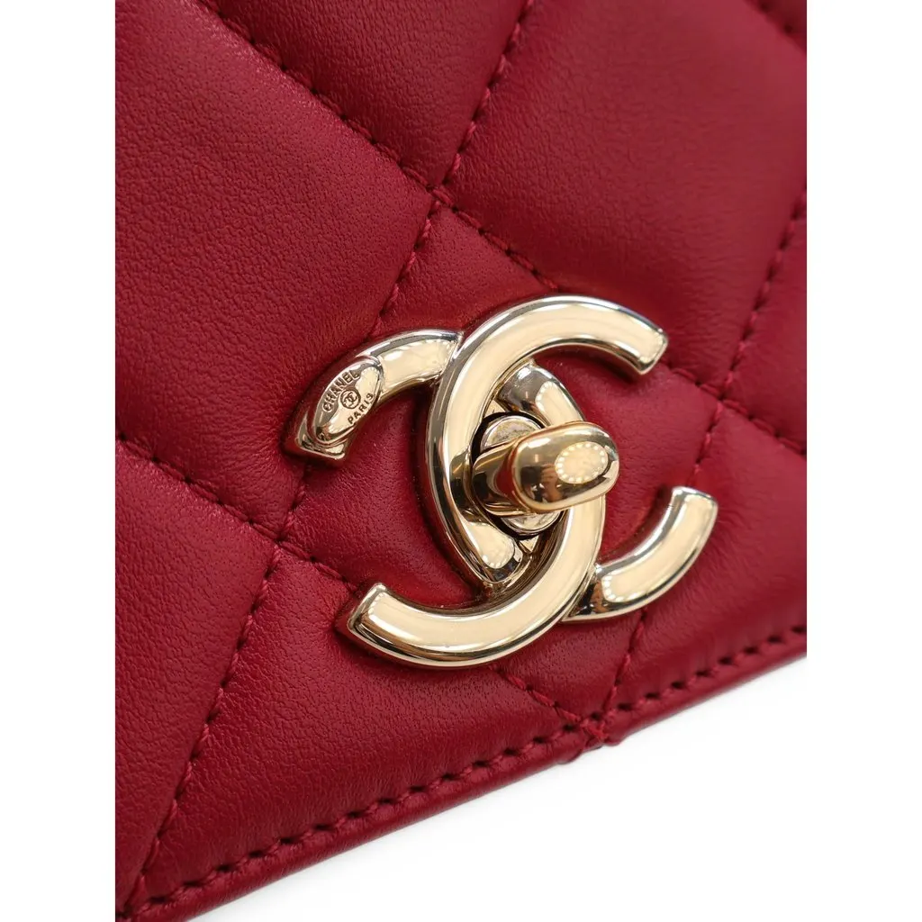 Chanel Small Quilted Lambskin Carry Chic Flap Red Leather Very good - Model View