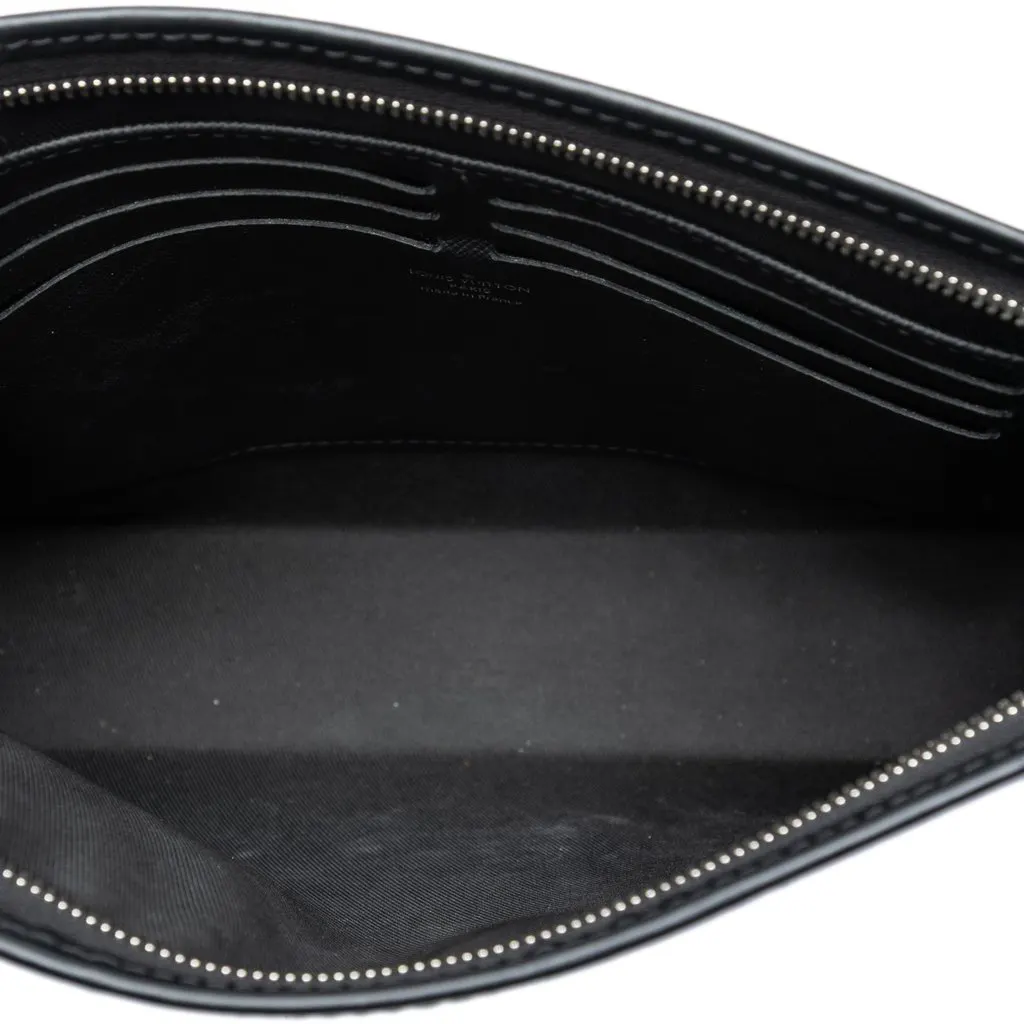 Louis Vuitton Damier Graphite Pochette Voyage MM Black Very good - Model View