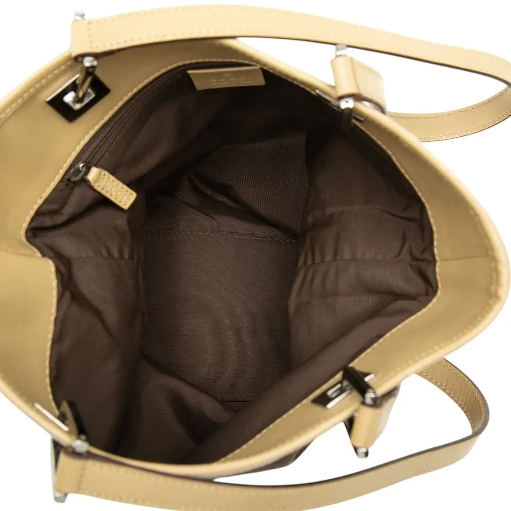 Gucci GG Canvas Web Shoulder Bag Brown Very good - Model View