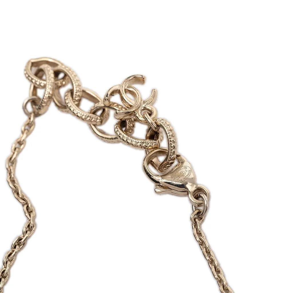 Chanel Gold Plated Enamel and Strass Pendant Necklace Gold Metal Very good - Model View