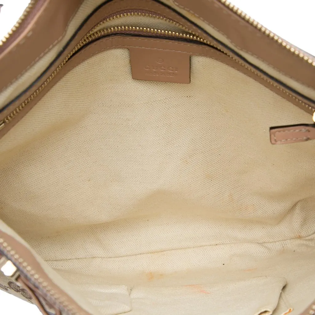 Gucci GG Canvas Mayfair Crossbody Beige Very good - Model View