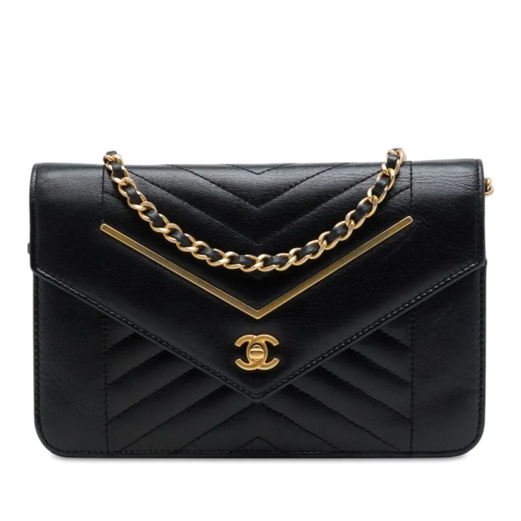 Chanel Reversed Chevron Lambskin Wallet on Chain Black Leather Very good - Front View