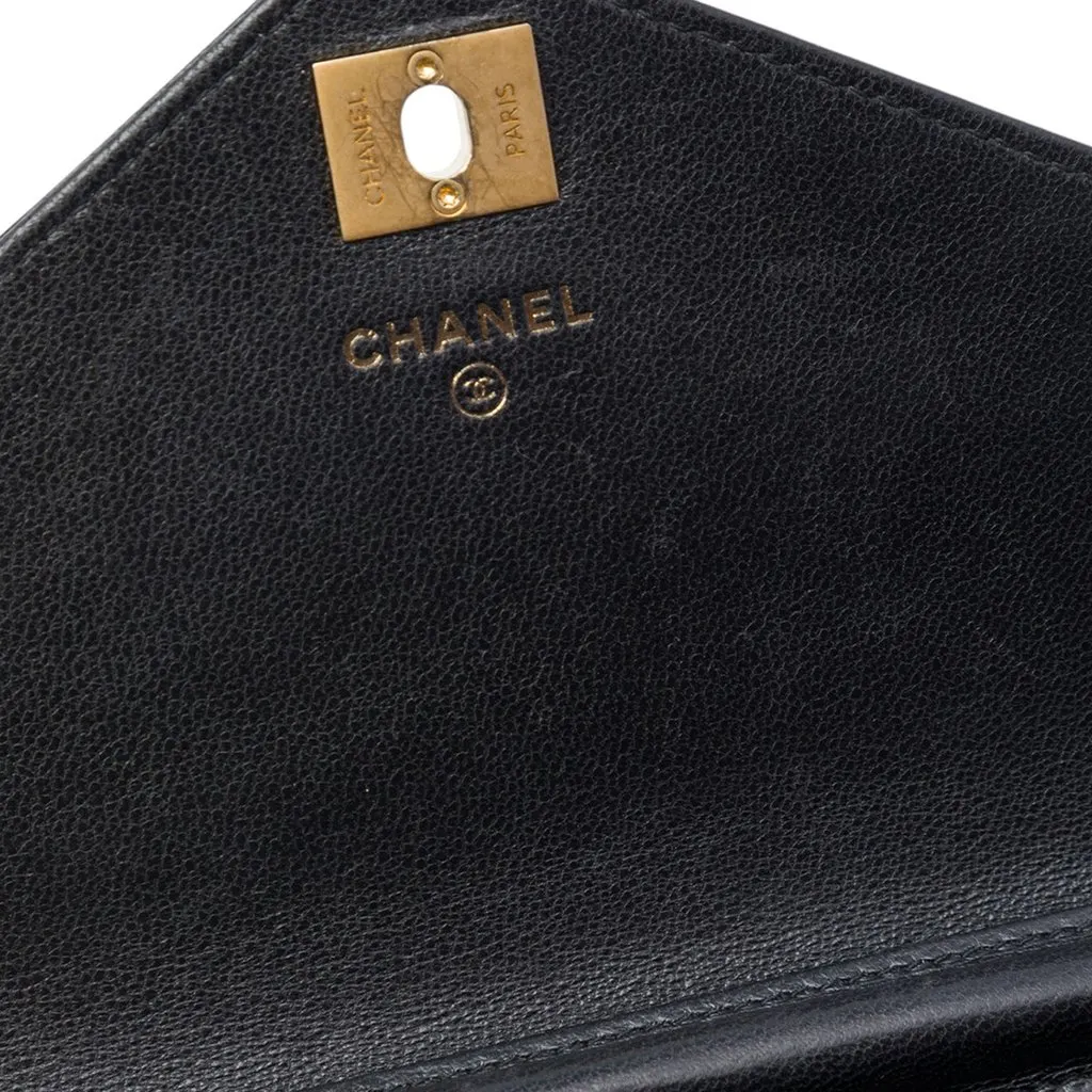 Chanel Reversed Chevron Lambskin Wallet on Chain Black Leather Very good - Box View