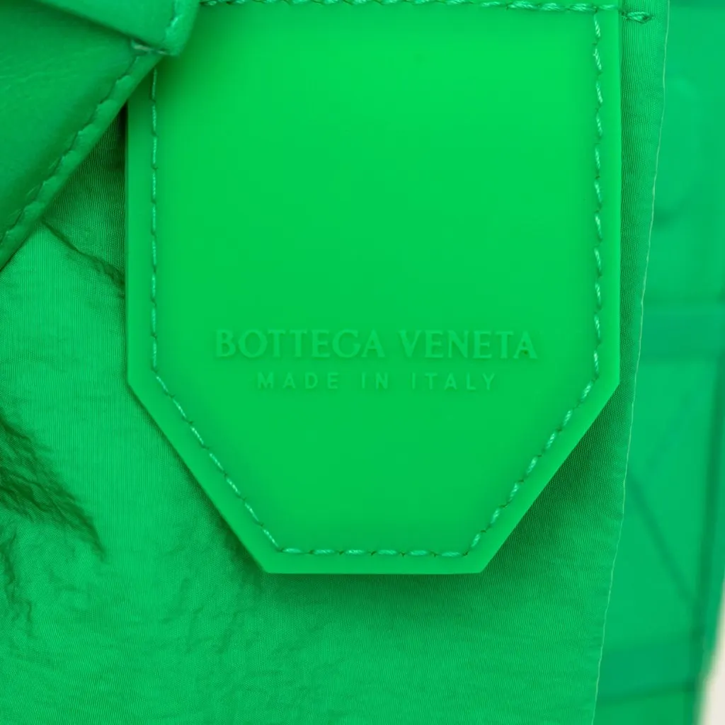 Bottega Veneta Mini Paper Calfskin Intrecciato Cassette Belt Bag Green Leather Very good - Box View