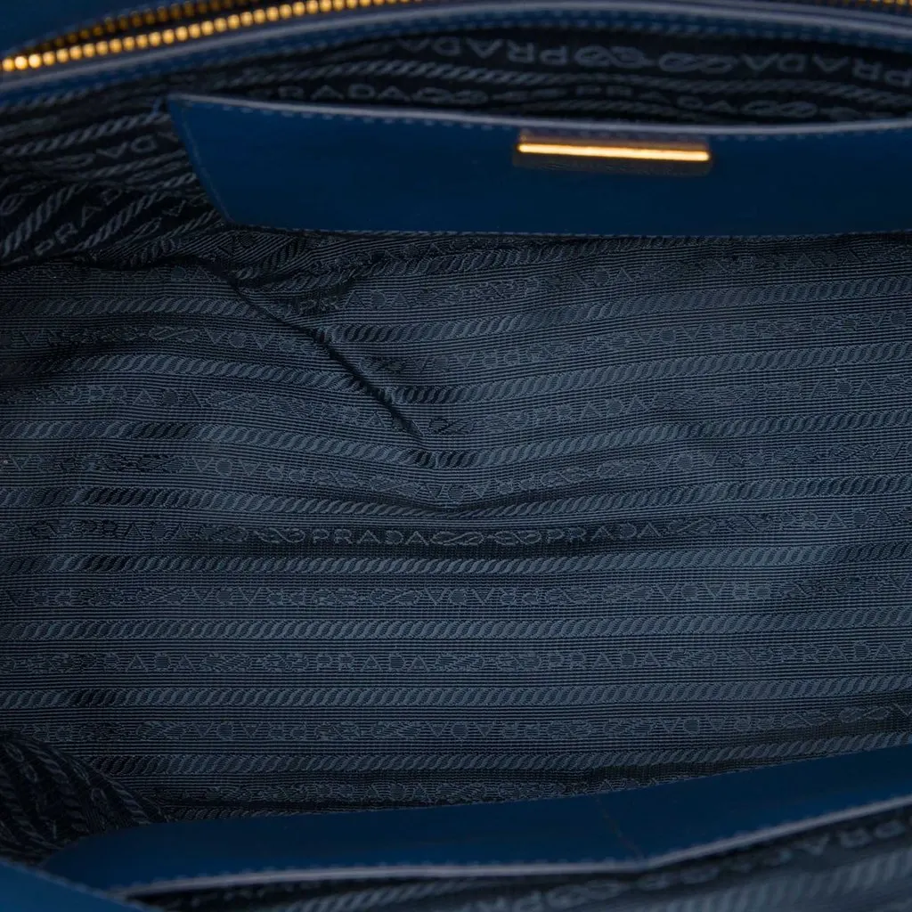 Prada Large Saffiano Lux Galleria Double Zip Tote Blue Leather Very good - Model View