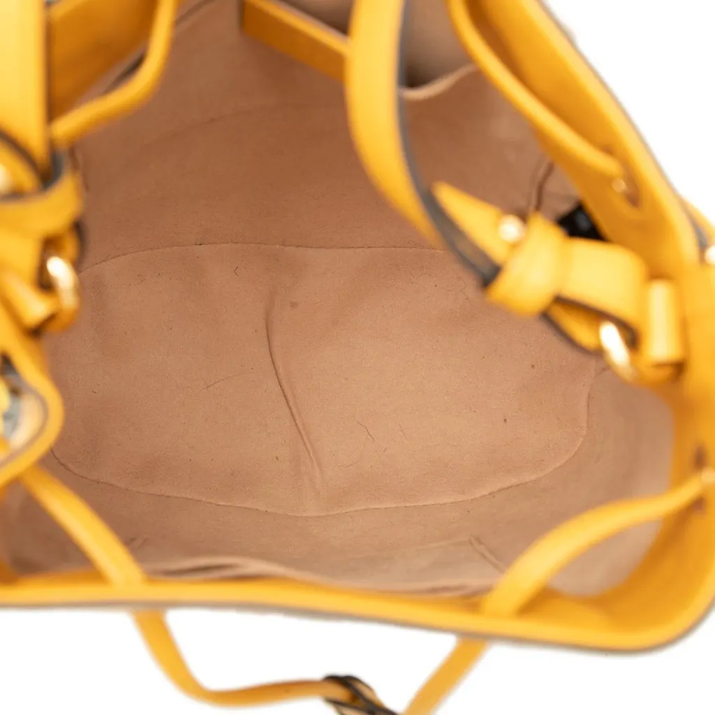 Gucci Small GG Supreme Flora Ophidia Bucket Bag Beige Very good - Model View