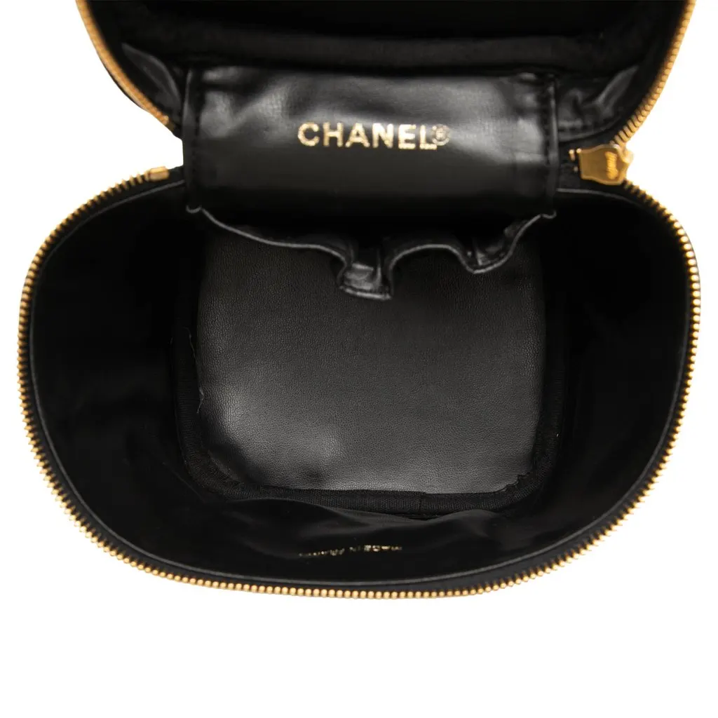 Chanel CC Caviar Vanity Bag Black Leather Very good - Model View
