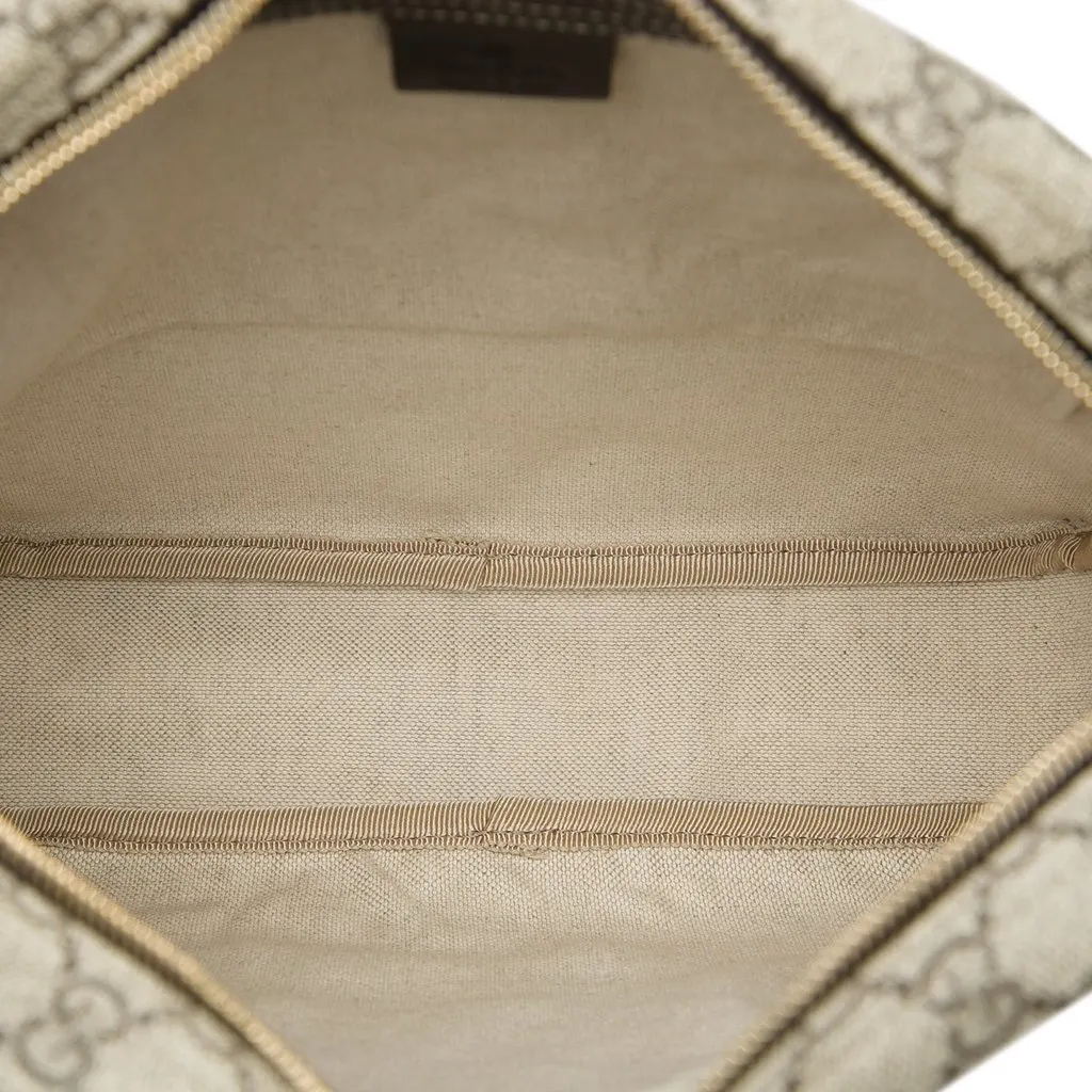 Gucci GG Supreme Crossbody Beige Canvas Very good - Model View