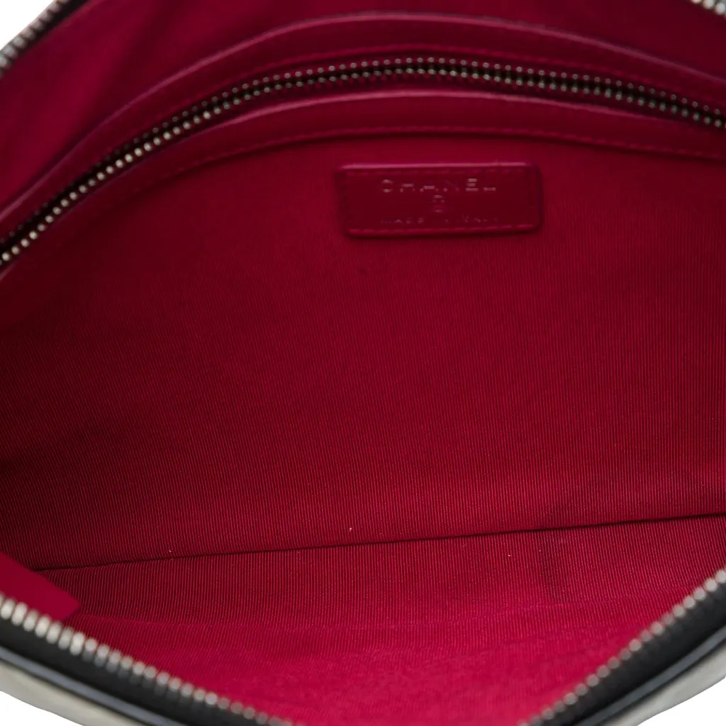 Chanel Medium Bicolor Quilted Aged Calfskin Gabrielle O Case Clutch White Leather Very good - Model View