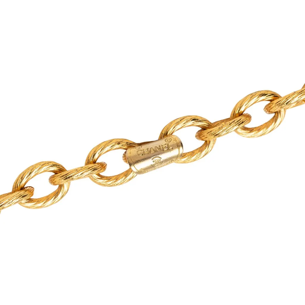 Chanel CC Gold Plated Strass Medallion Pendant Necklace Gold Metal Very good - Model View