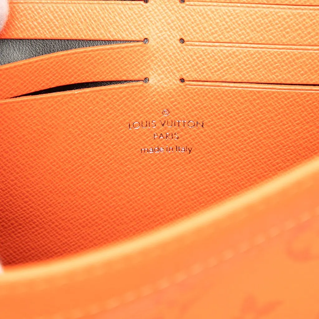Louis Vuitton Monogram Taigarama Pochette Voyage MM Orange Very good - Box View