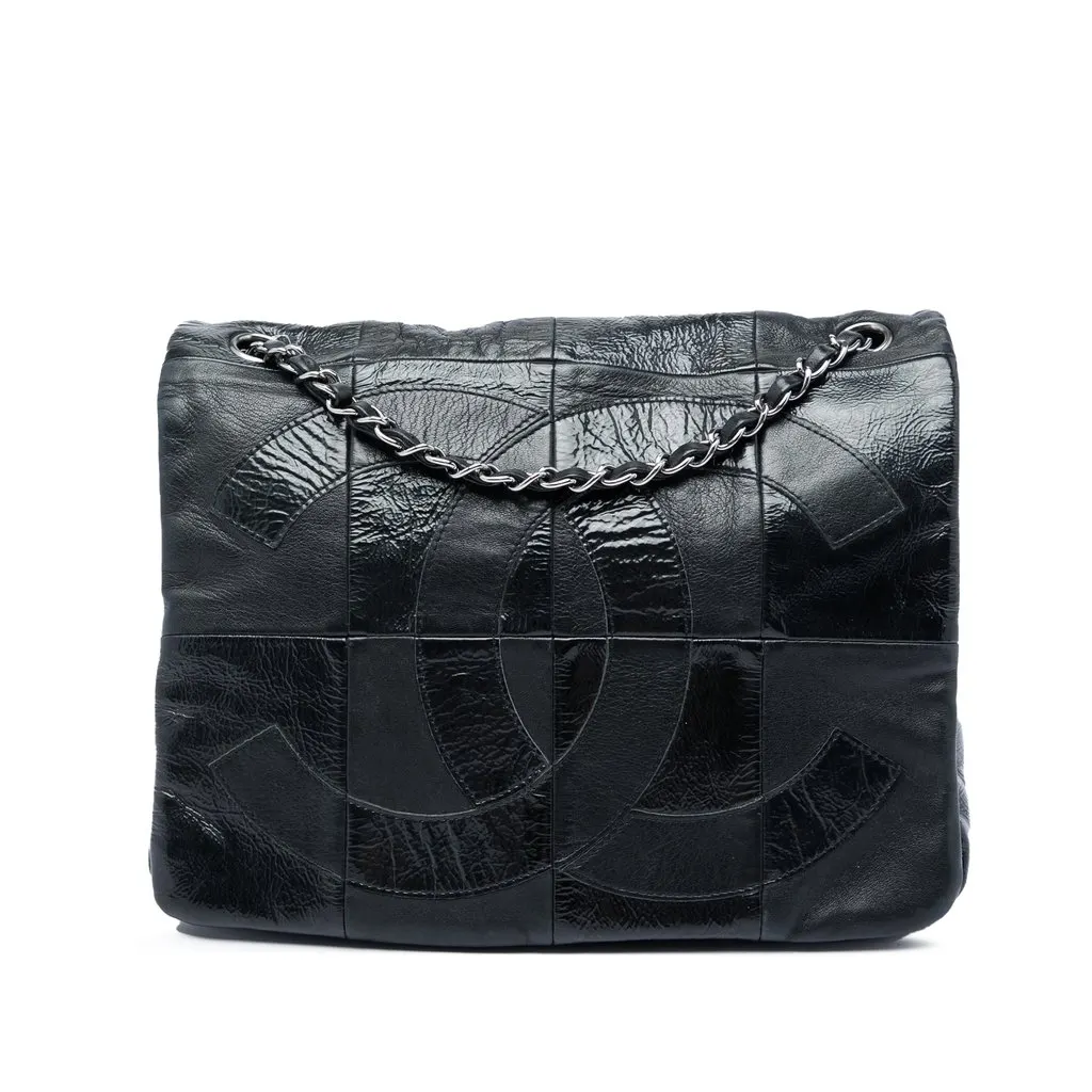 Chanel Lambskin and Patent Patchwork Brooklyn Flap Black Leather Very good - Front View