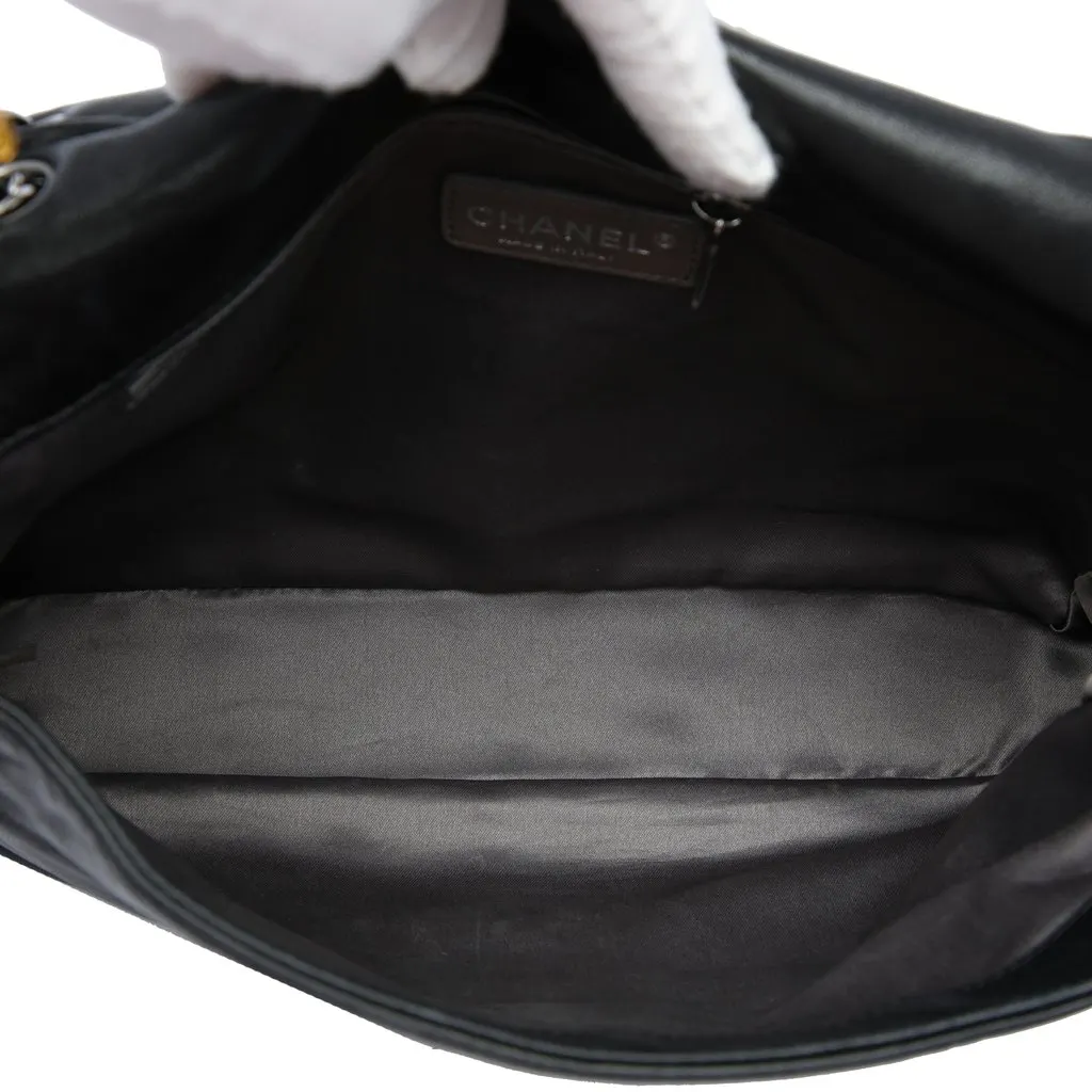 Chanel Lambskin and Patent Patchwork Brooklyn Flap Black Leather Very good - Model View
