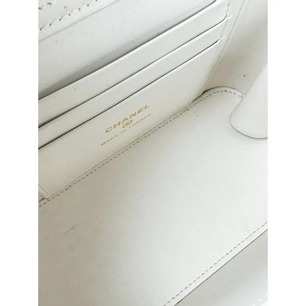 Chanel Small Quilted Caviar Coco Casino Vanity Case White Leather Good - Box View