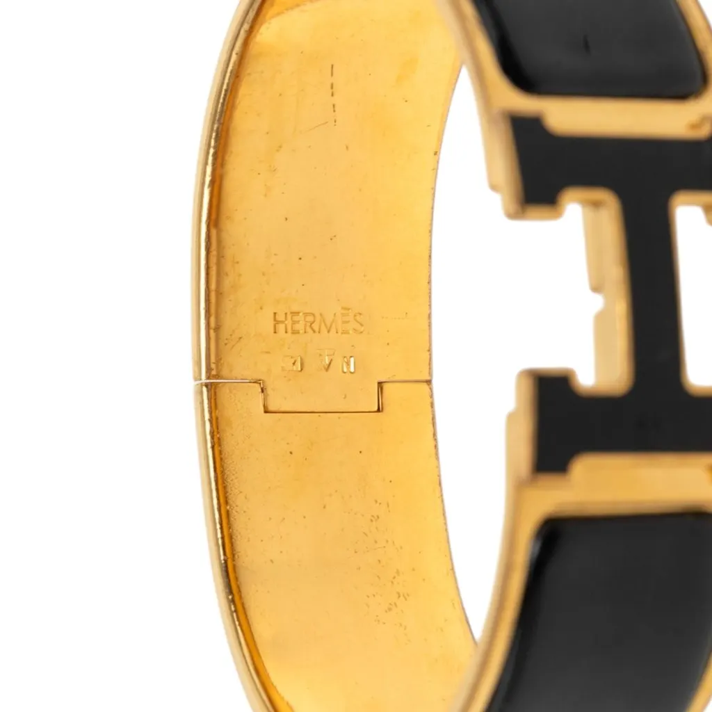 Hermès Wide Enamel Clic Clac H Bracelet PM Black Very good - Model View