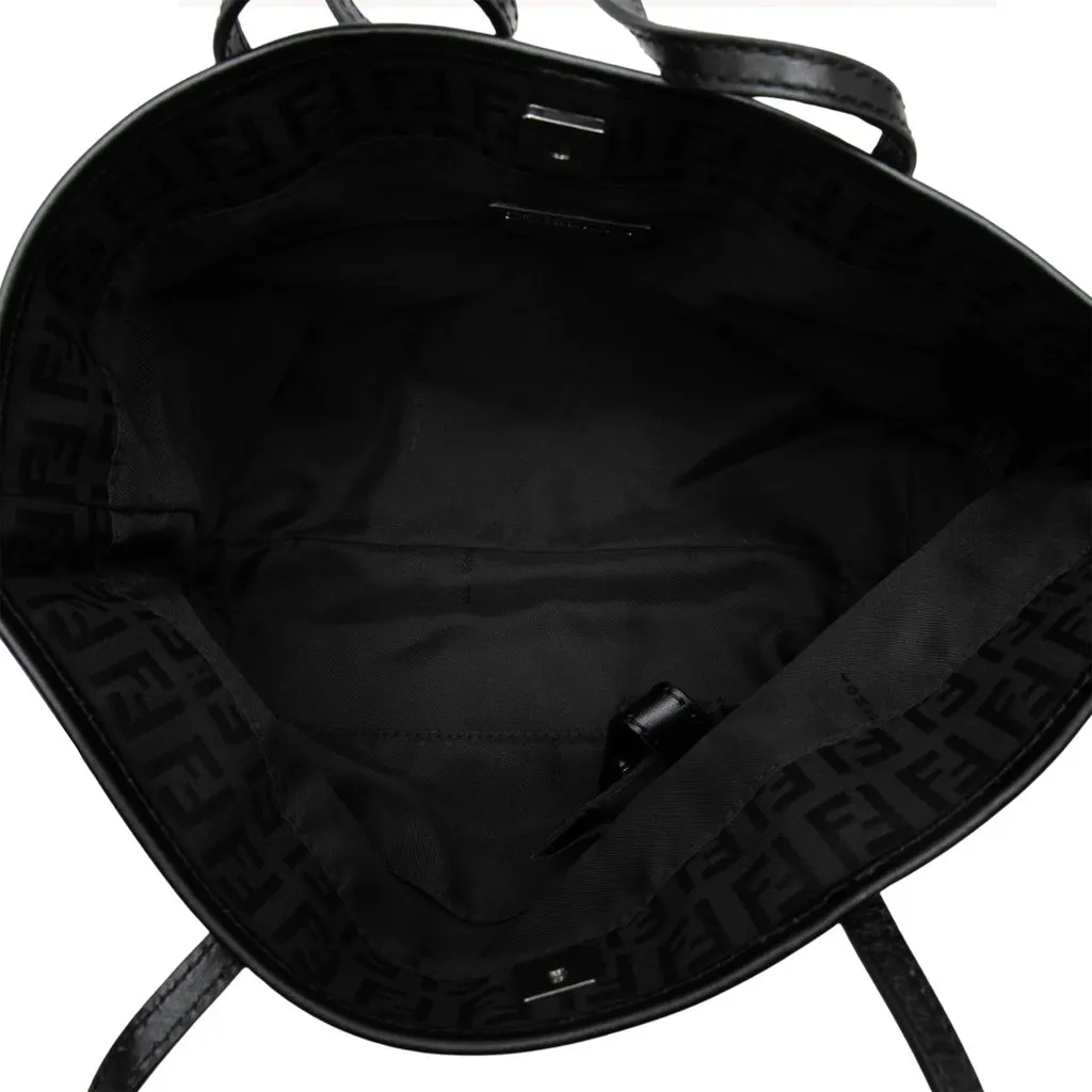 Fendi Zucchino Canvas Tote Black Very good - Model View