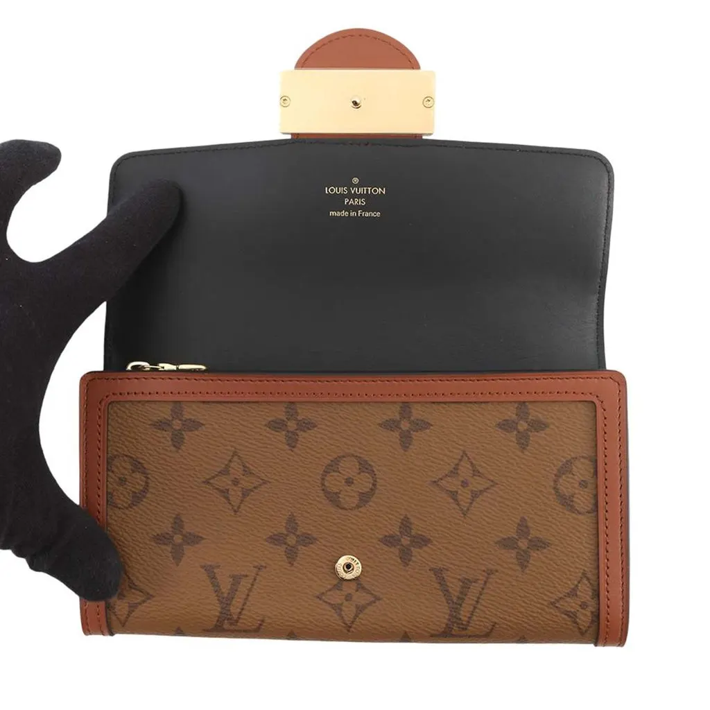 Louis Vuitton Monogram Reverse Sarah Dauphine Wallet Brown Very good - Model View