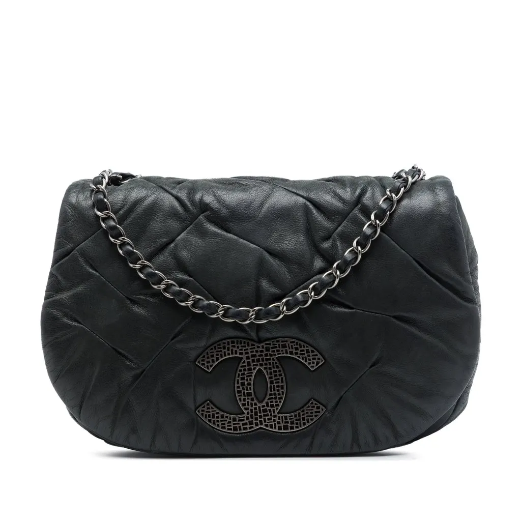 Chanel Iridescent Calfskin East Glint Flap Black Leather Very good - Front View