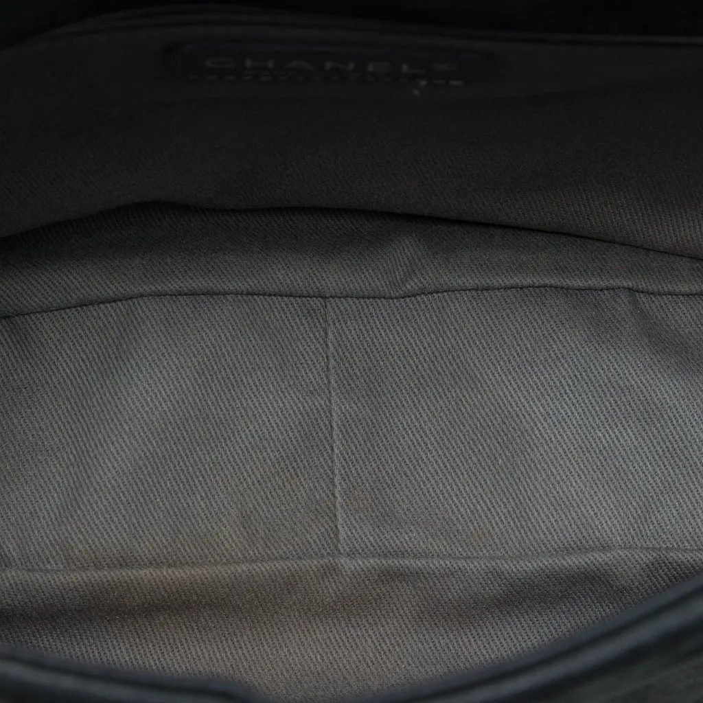 Chanel Iridescent Calfskin East Glint Flap Black Leather Very good - Model View