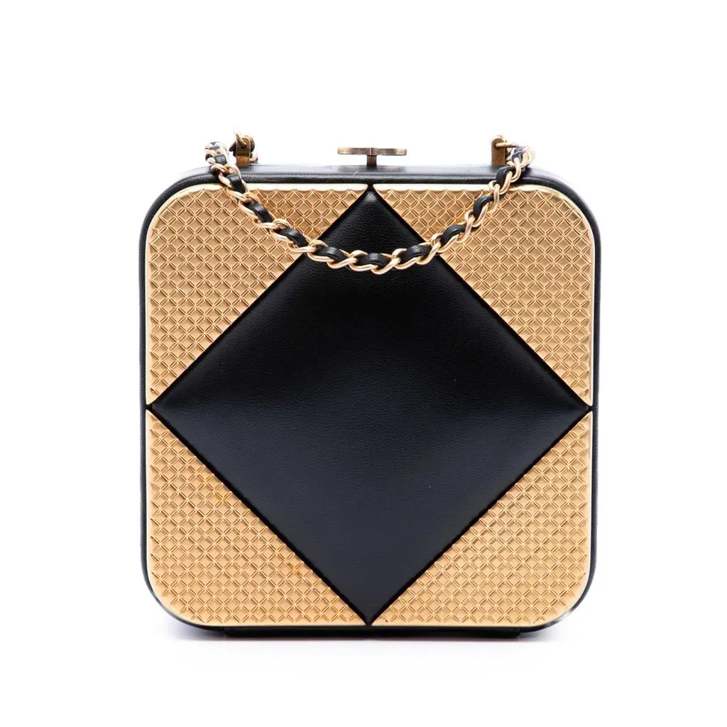 Chanel CC Lambskin and Metal Square Clutch with Chain Black Leather Very good - Front View