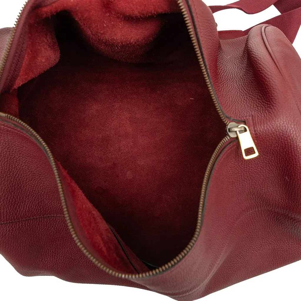 Gucci Grained Leather Vertical Zip Sling Bag Red Leather Very good - Model View