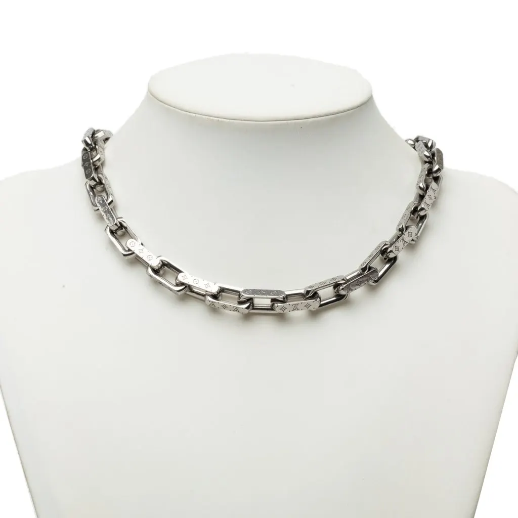 Louis Vuitton Stainless Steel Monogram Chain Link Necklace Silver Metal Very good - Model View