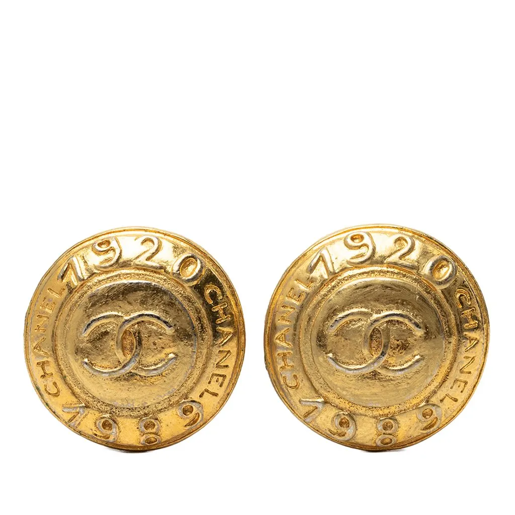 Chanel CC Gold Plated Logo Round Clip On Earrings Gold Metal Very good - Front View