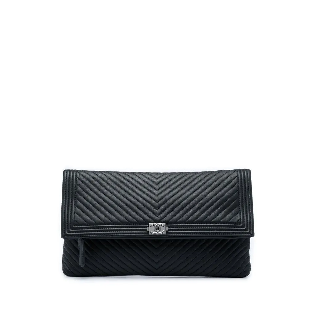 Chanel Chevron Calfskin CC Beauty Boy Foldover Clutch Black Leather Very good - Front View