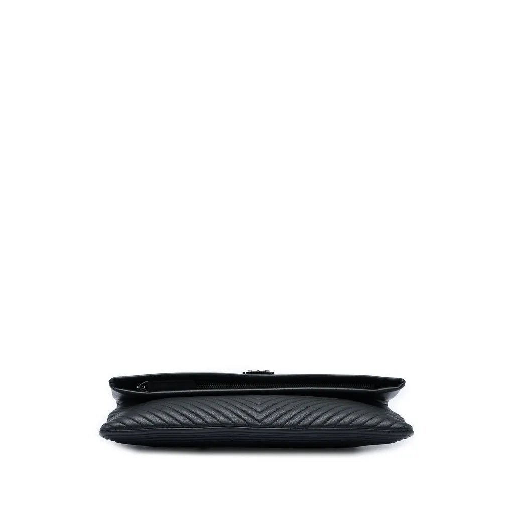 Chanel Chevron Calfskin CC Beauty Boy Foldover Clutch Black Leather Very good - Inside View