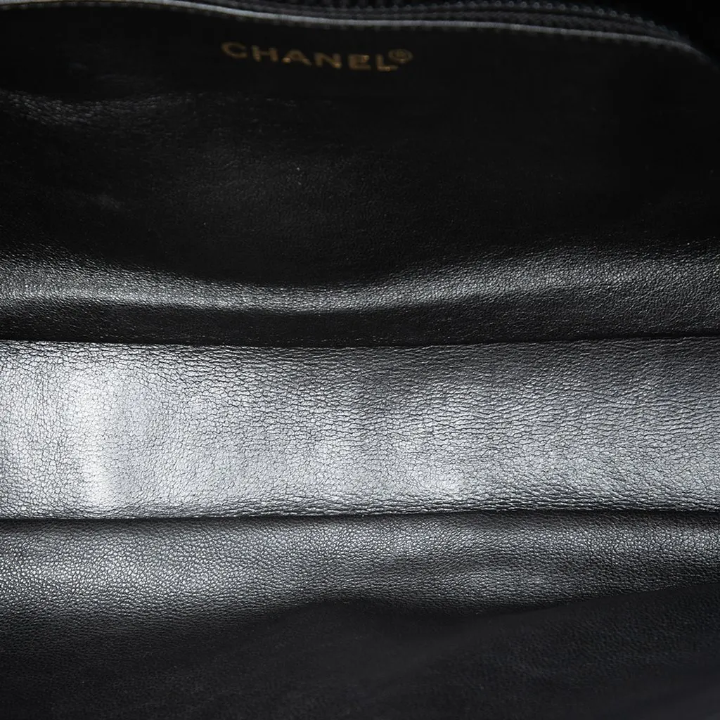 Chanel Chocolate Bar Pony Hair East West Flap Black Very good - Model View