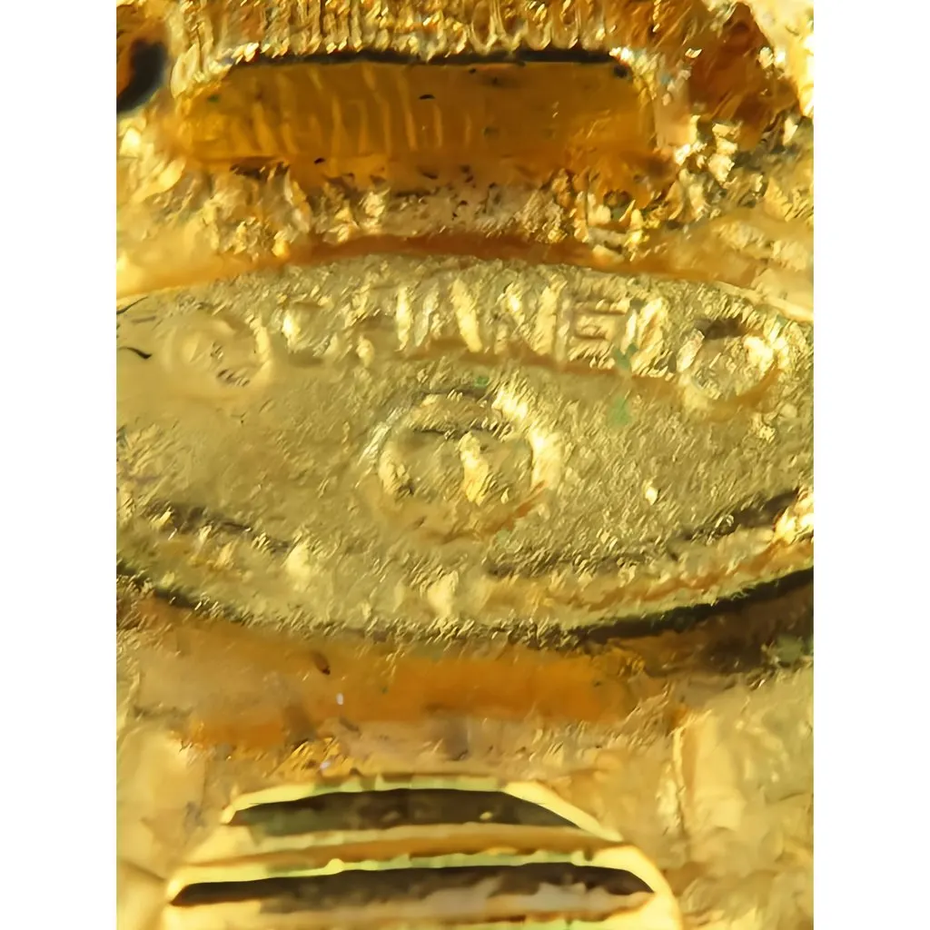 Chanel CC Gold Plated Rue Cambon Round Clip On Earrings Gold Metal Very good - Box View
