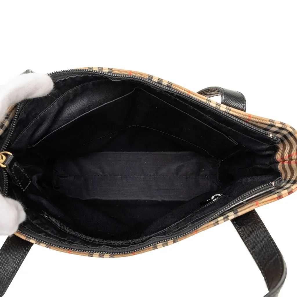 Burberry Haymarket Check Canvas Tote Beige Very good - Model View