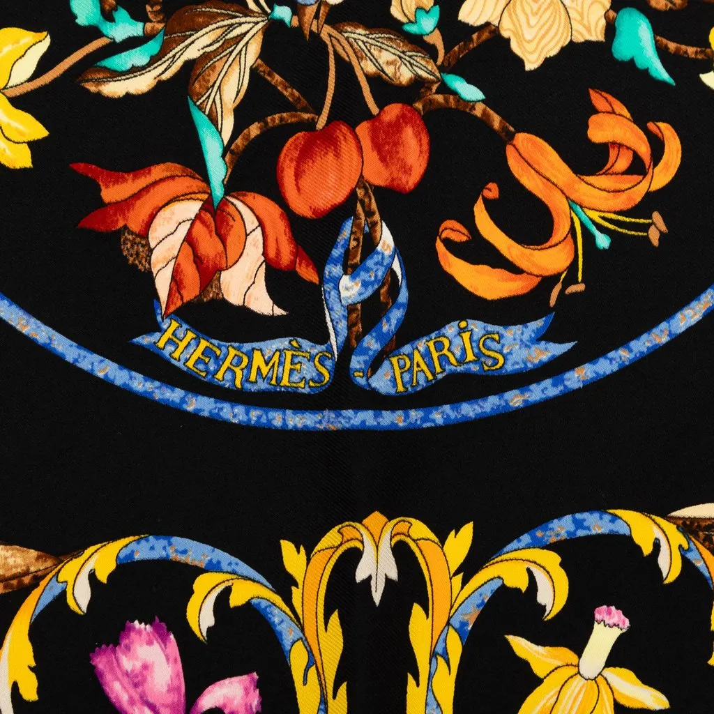 Hermès Pierres d Orient et d Occiden  Silk Scarf 90 Black Very good - Model View